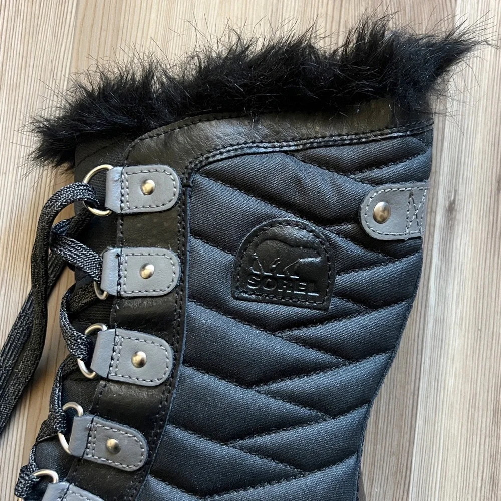 NWOT Sorel Kid's Tofino II Tall Hiking Boots with Faux Fur-Trim Black Quarry